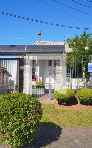 Casa à venda com 124m², 3 quartos e 3 vagas Casa à venda com 124m², 3 quartos e 3 vagasFachada