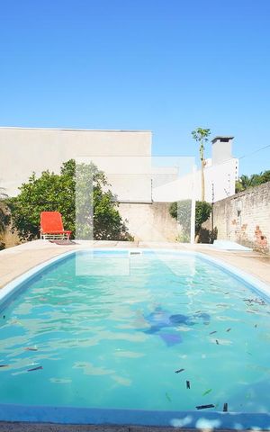 Casa à venda com 124m², 3 quartos e 3 vagas Casa à venda com 124m², 3 quartos e 3 vagasPiscina