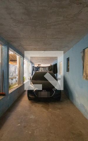 Casa à venda com 260m², 4 quartos e 4 vagas Casa à venda com 260m², 4 quartos e 4 vagasGaragem