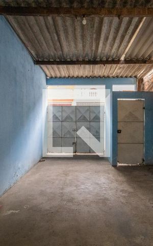 Casa à venda com 260m², 4 quartos e 4 vagas Casa à venda com 260m², 4 quartos e 4 vagasGaragem