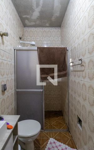 Casa à venda com 260m², 4 quartos e 4 vagas Casa à venda com 260m², 4 quartos e 4 vagasBanheiro