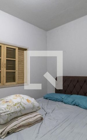 Casa à venda com 260m², 4 quartos e 4 vagas Casa à venda com 260m², 4 quartos e 4 vagasQuarto 1