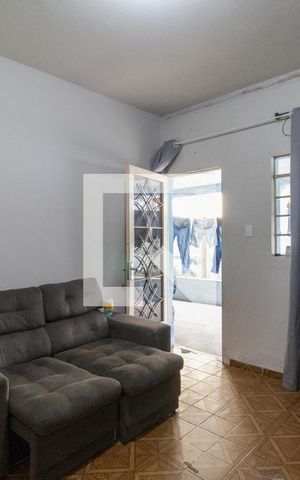 Casa à venda com 260m², 4 quartos e 4 vagas Casa à venda com 260m², 4 quartos e 4 vagasSala