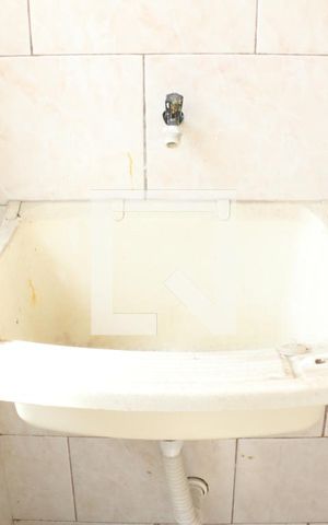 Casa para alugar com 62m², 2 quartos e 1 vagaÁrea de Serviço