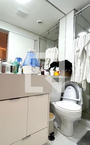 Apartamento à venda com 100m², 2 quartos e 1 vaga Apartamento à venda com 100m², 2 quartos e 1 vagaBanheiro da Suíte