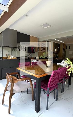 Apartamento à venda com 100m², 2 quartos e 1 vaga Apartamento à venda com 100m², 2 quartos e 1 vagaVaranda