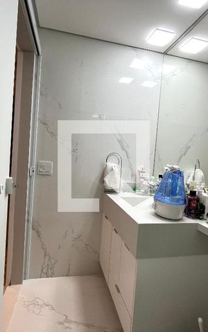 Apartamento à venda com 100m², 2 quartos e 1 vaga Apartamento à venda com 100m², 2 quartos e 1 vagaBanheiro da Suíte