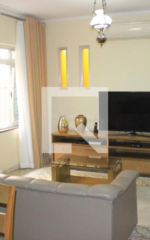Casa à venda com 160m², 2 quartos e 2 vagasSala
