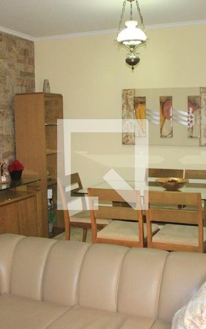 Casa à venda com 160m², 2 quartos e 2 vagasSala