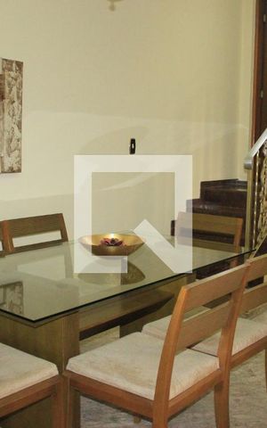 Casa à venda com 160m², 2 quartos e 2 vagasSala