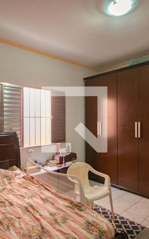 Casa à venda com 350m², 3 quartos e 3 vagas Casa à venda com 350m², 3 quartos e 3 vagasSuite