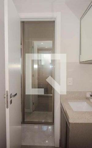 Apartamento à venda com 67m², 2 quartos e 2 vagas Apartamento à venda com 67m², 2 quartos e 2 vagas Banheiro da Suíte