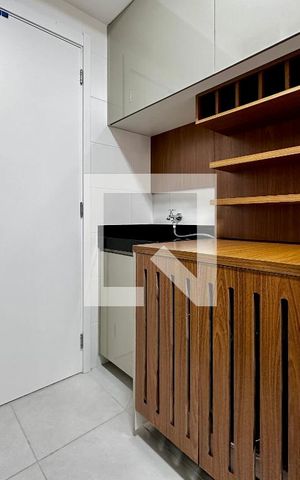 Apartamento à venda com 28m², 1 quarto e sem vaga Apartamento à venda com 28m², 1 quarto e sem vagaÁrea de Serviço