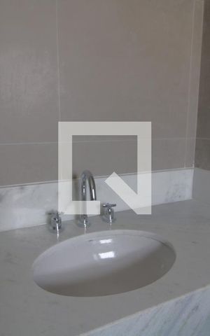 Apartamento à venda com 155m², 3 quartos e 3 vagasPia banheiro da suíte 2