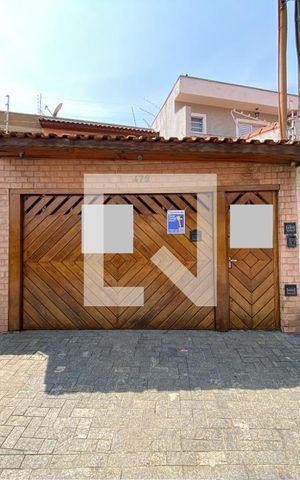 Casa à venda com 145m², 3 quartos e 3 vagas Casa à venda com 145m², 3 quartos e 3 vagasFachada