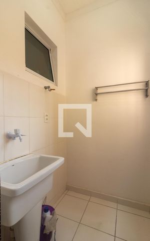 Apartamento para alugar com 45m², 2 quartos e 1 vaga Apartamento para alugar com 45m², 2 quartos e 1 vagaÁrea de Serviço