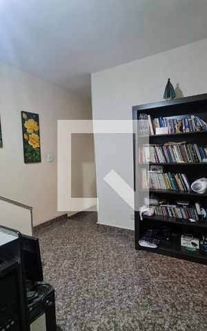 Casa à venda com 150m², 4 quartos e 1 vaga Casa à venda com 150m², 4 quartos e 1 vagaEscritório