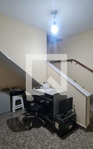 Casa à venda com 150m², 4 quartos e 1 vaga Casa à venda com 150m², 4 quartos e 1 vagaEscritório