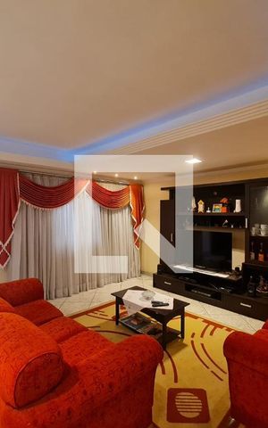 Casa à venda com 150m², 4 quartos e 1 vaga Casa à venda com 150m², 4 quartos e 1 vagaSala