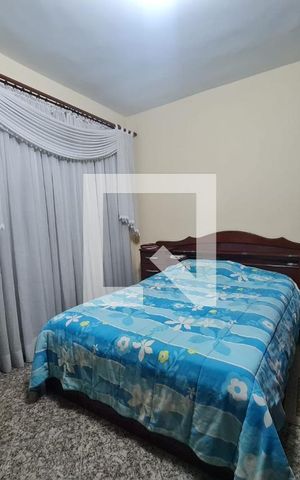 Casa à venda com 150m², 4 quartos e 1 vaga Casa à venda com 150m², 4 quartos e 1 vagaQuarto1