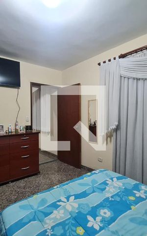 Casa à venda com 150m², 4 quartos e 1 vaga Casa à venda com 150m², 4 quartos e 1 vagaQuarto1