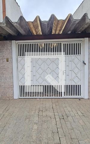 Casa à venda com 150m², 4 quartos e 1 vaga Casa à venda com 150m², 4 quartos e 1 vagaFachada