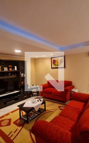 Casa à venda com 150m², 4 quartos e 1 vaga Casa à venda com 150m², 4 quartos e 1 vagaSala