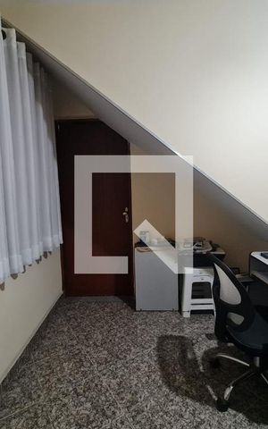 Casa à venda com 150m², 4 quartos e 1 vaga Casa à venda com 150m², 4 quartos e 1 vagaEscritório