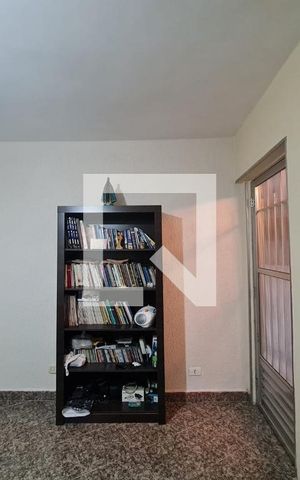 Casa à venda com 150m², 4 quartos e 1 vaga Casa à venda com 150m², 4 quartos e 1 vagaEscritório