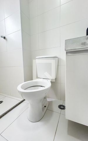 Apartamento para alugar com 32m², 1 quarto e sem vaga Apartamento para alugar com 32m², 1 quarto e sem vagaBanheiro da Suíte