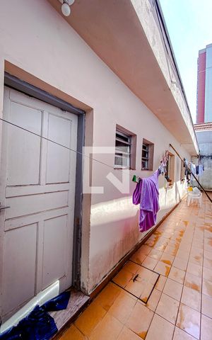 Casa à venda com 231m², 4 quartos e sem vagaÁrea externa