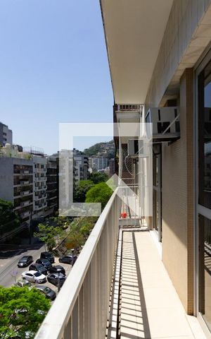 Apartamento para alugar com 95m², 3 quartos e 1 vaga Apartamento para alugar com 95m², 3 quartos e 1 vagaDetalhe da varanda da sala