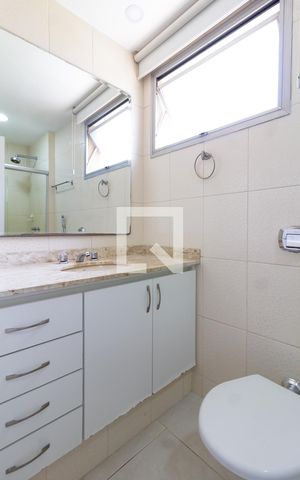 Apartamento para alugar com 95m², 3 quartos e 1 vaga Apartamento para alugar com 95m², 3 quartos e 1 vagaDetalhe do banheiro da suíte