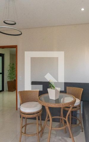Casa de condomínio à venda com 330m², 5 quartos e 6 vagas Casa de condomínio à venda com 330m², 5 quartos e 6 vagasQuarto 2