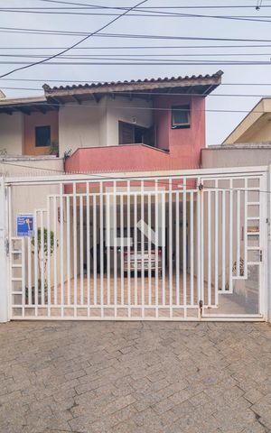 Casa à venda com 160m², 3 quartos e 4 vagasFachada
