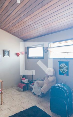 Casa à venda com 160m², 3 quartos e 4 vagasSótão