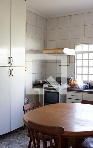Casa à venda com 190m², 2 quartos e 2 vagas Casa à venda com 190m², 2 quartos e 2 vagasCOZINHA