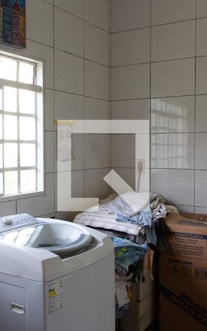 Casa à venda com 190m², 2 quartos e 2 vagas Casa à venda com 190m², 2 quartos e 2 vagasÁREA DE SERVIÇO