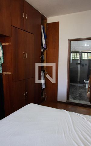 Casa à venda com 190m², 2 quartos e 2 vagas Casa à venda com 190m², 2 quartos e 2 vagasSUÍTE