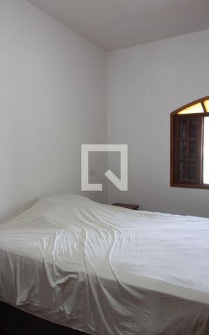 Casa à venda com 190m², 2 quartos e 2 vagas Casa à venda com 190m², 2 quartos e 2 vagasSUÍTE
