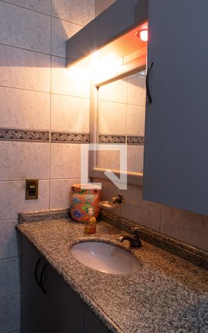 Casa à venda com 190m², 2 quartos e 2 vagas Casa à venda com 190m², 2 quartos e 2 vagasBANHEIRO SOCIAL