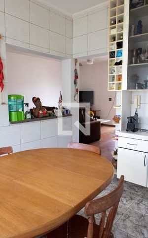 Casa à venda com 190m², 2 quartos e 2 vagas Casa à venda com 190m², 2 quartos e 2 vagasCOZINHA
