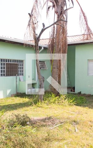 Casa à venda com 190m², 2 quartos e 2 vagas Casa à venda com 190m², 2 quartos e 2 vagasÁREA EXTERNA FUNDOS