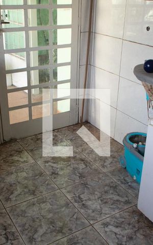 Casa à venda com 190m², 2 quartos e 2 vagas Casa à venda com 190m², 2 quartos e 2 vagasÁREA DE SERVIÇO