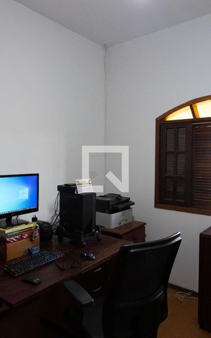 Casa à venda com 190m², 2 quartos e 2 vagas Casa à venda com 190m², 2 quartos e 2 vagasQUARTO