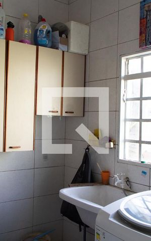 Casa à venda com 190m², 2 quartos e 2 vagas Casa à venda com 190m², 2 quartos e 2 vagasÁREA DE SERVIÇO