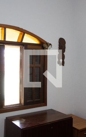 Casa à venda com 190m², 2 quartos e 2 vagas Casa à venda com 190m², 2 quartos e 2 vagasQUARTO