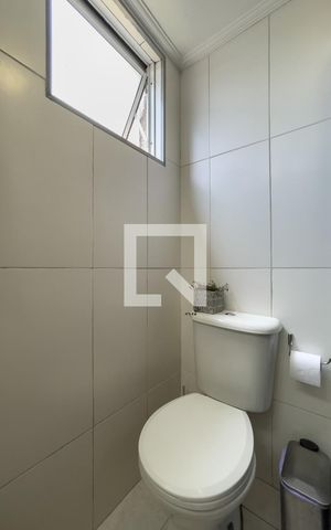 Apartamento à venda com 45m², 2 quartos e sem vaga Apartamento à venda com 45m², 2 quartos e sem vagaBanheiro