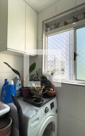 Apartamento à venda com 45m², 2 quartos e sem vaga Apartamento à venda com 45m², 2 quartos e sem vagaCozinha e Área de Serviço