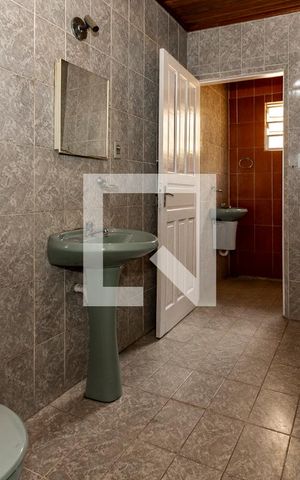 Casa à venda com 158m², 2 quartos e 1 vaga Casa à venda com 158m², 2 quartos e 1 vagaBanheiro